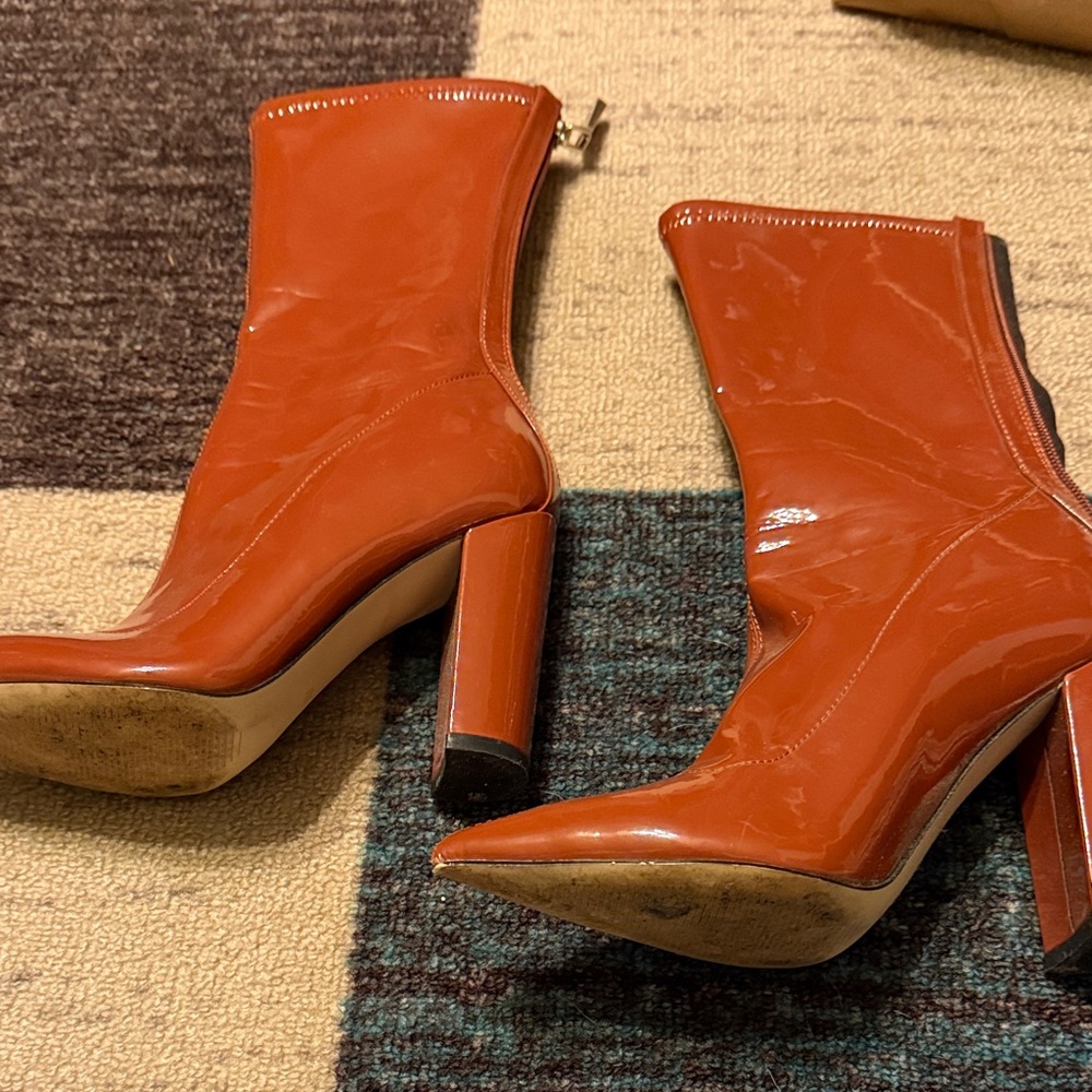 Guess Gwabble mid calf back zip glossy boots Size 7